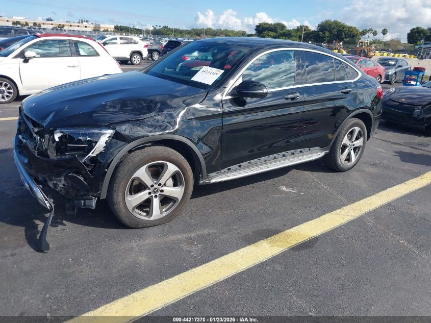 Mercedes-Benz C 300 2023 — photo 2