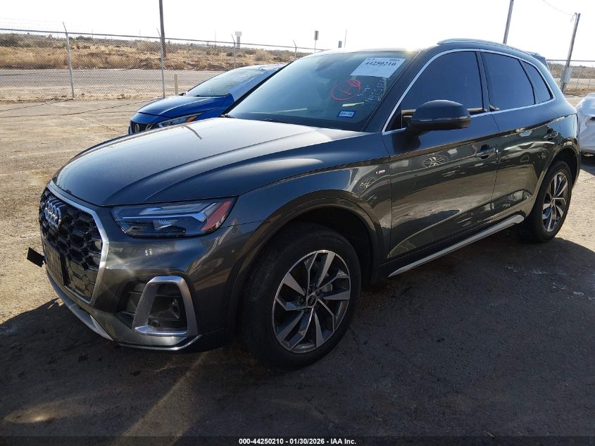 Audi Q5 2022 — photo 2