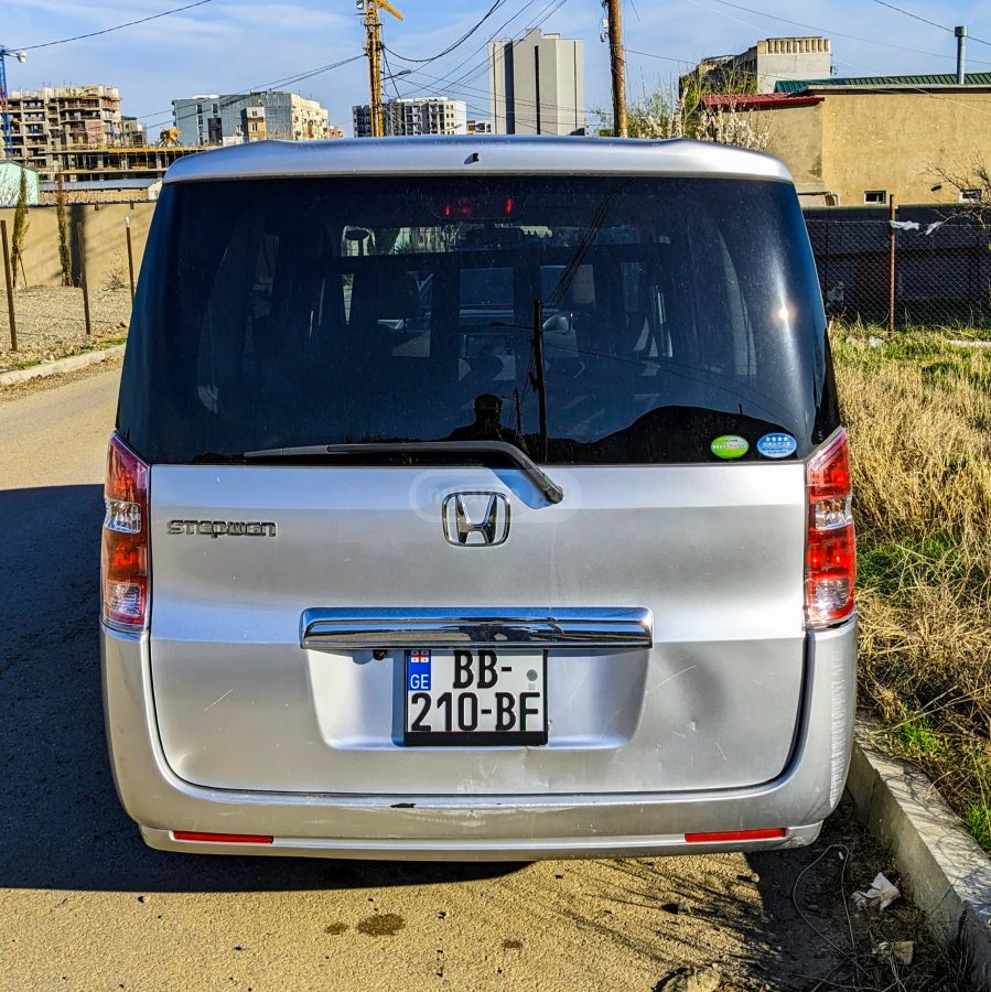 Honda Step Wagon 2010 — photo 2