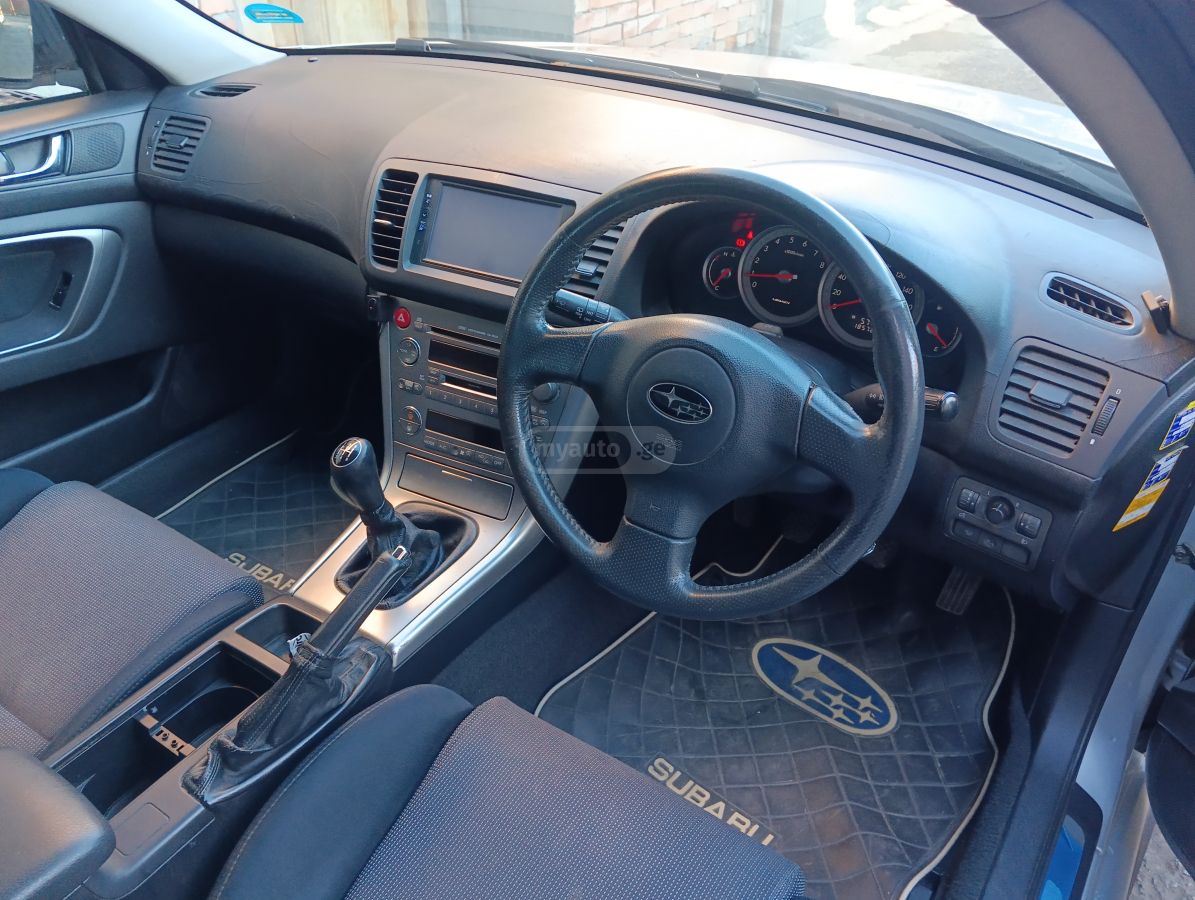 Subaru Legacy 2005 — photo 2