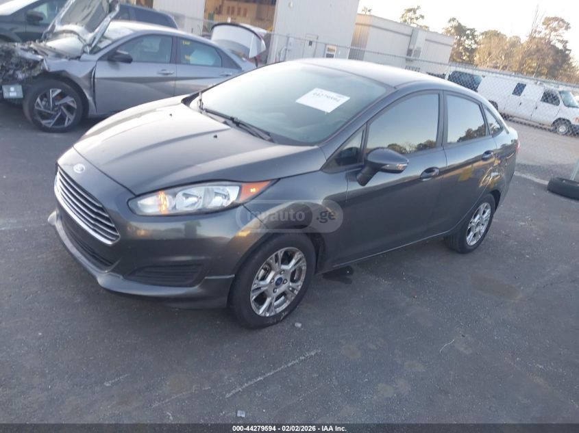 Ford Fiesta 2015 — photo 2