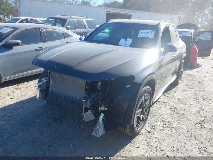 Mercedes-Benz C 300 2025 — photo 2