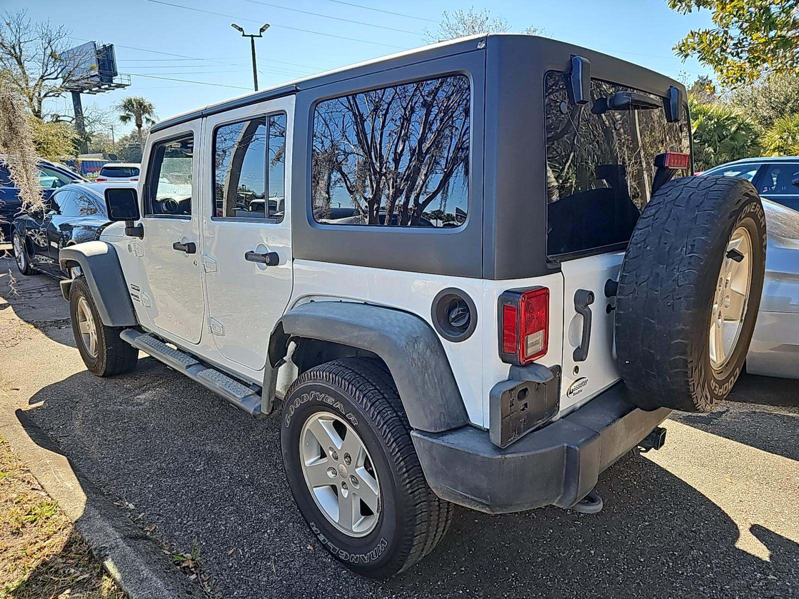 Jeep Wrangler 2015 — photo 2