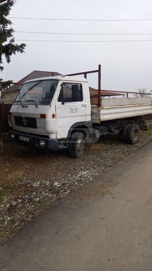 Isuzu 8.163 1993 — photo 2