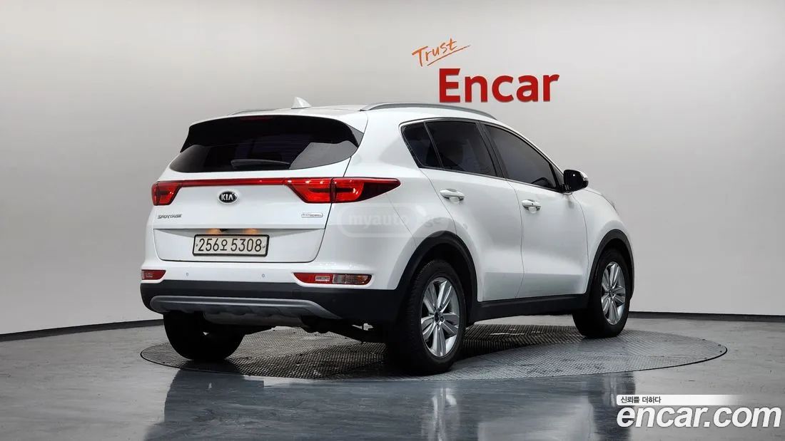 Kia Sportage 2018 — photo 2