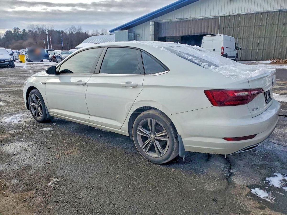 Volkswagen Jetta 2021 — photo 2