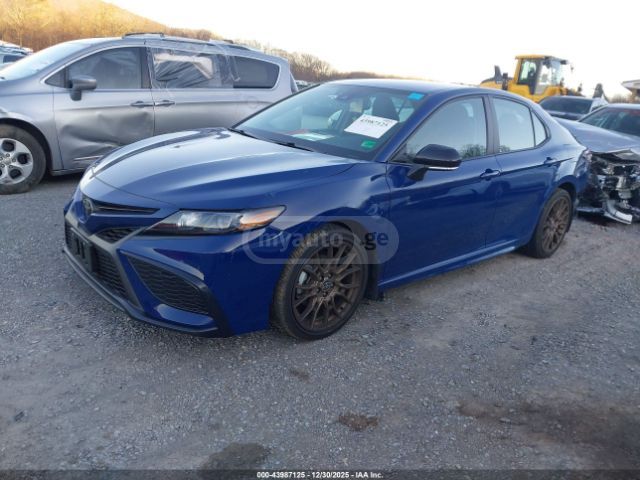 Toyota Camry 2023 — photo 2