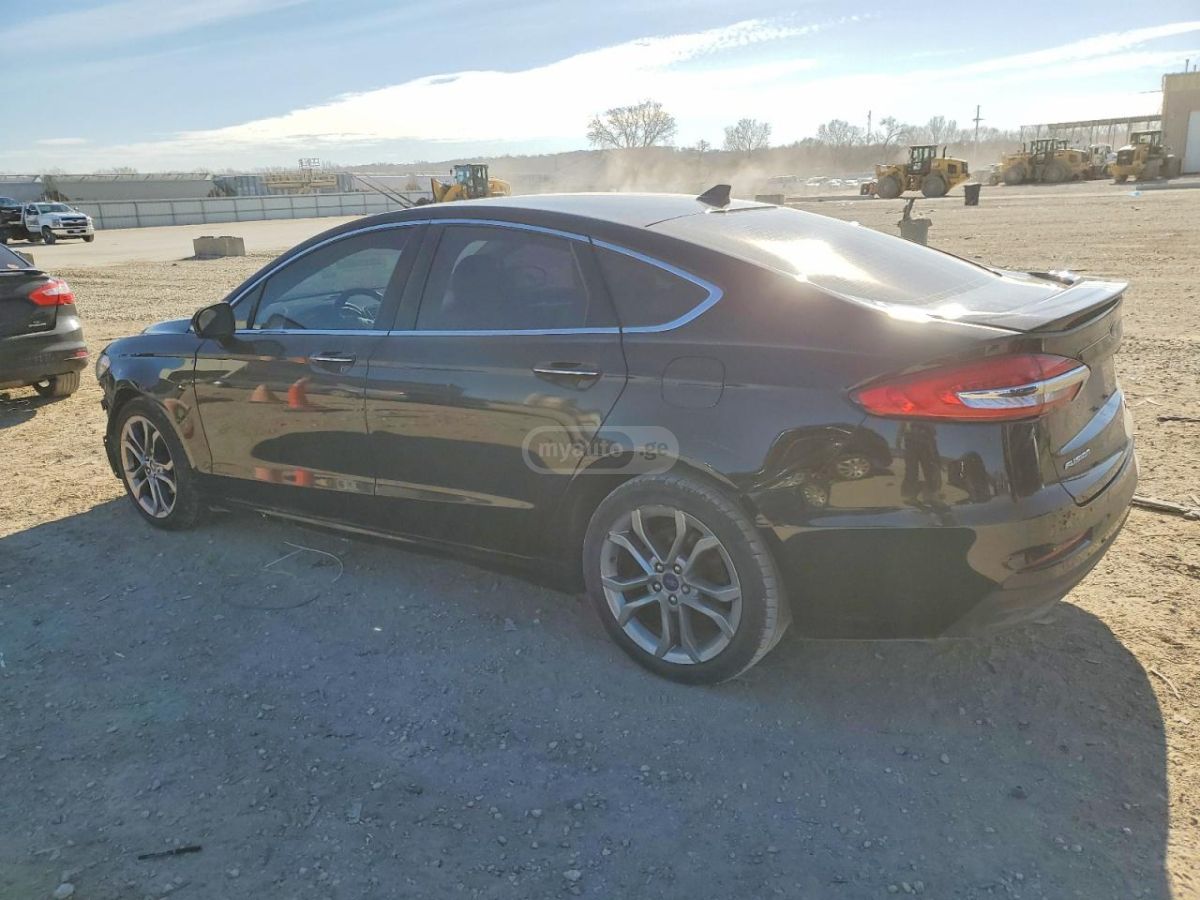 Ford Fusion 2020 — photo 2