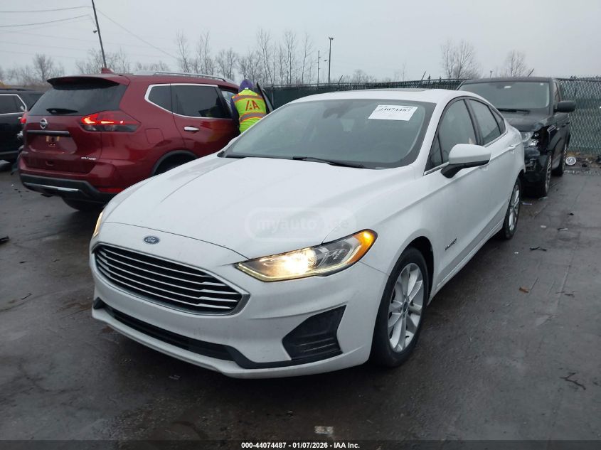 Ford Fusion 2019 — photo 2