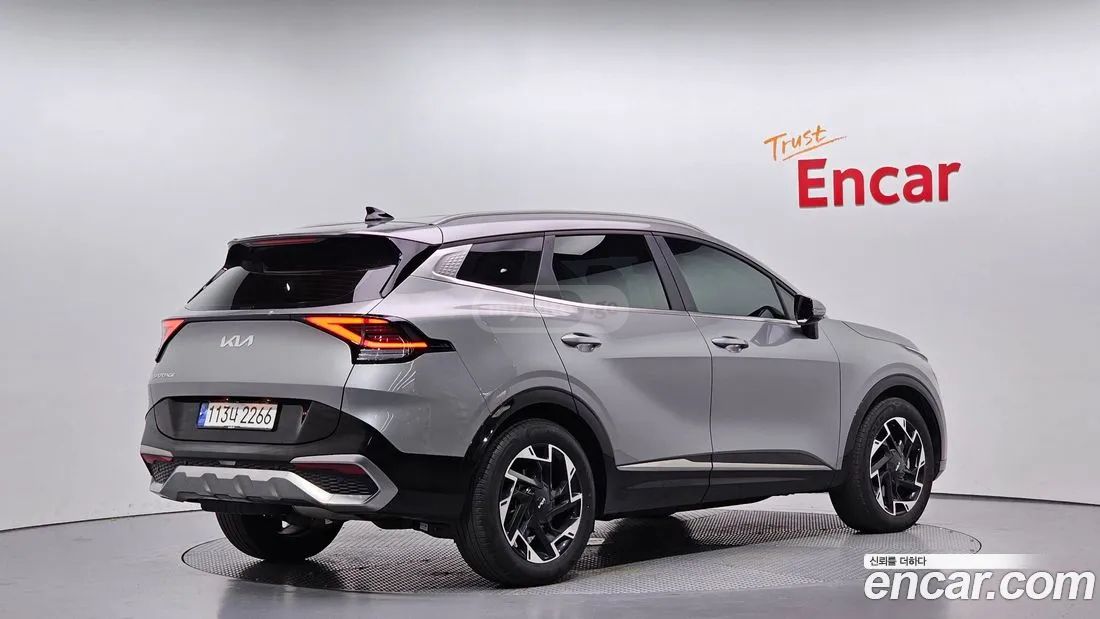 Kia Sportage 2023 — photo 2