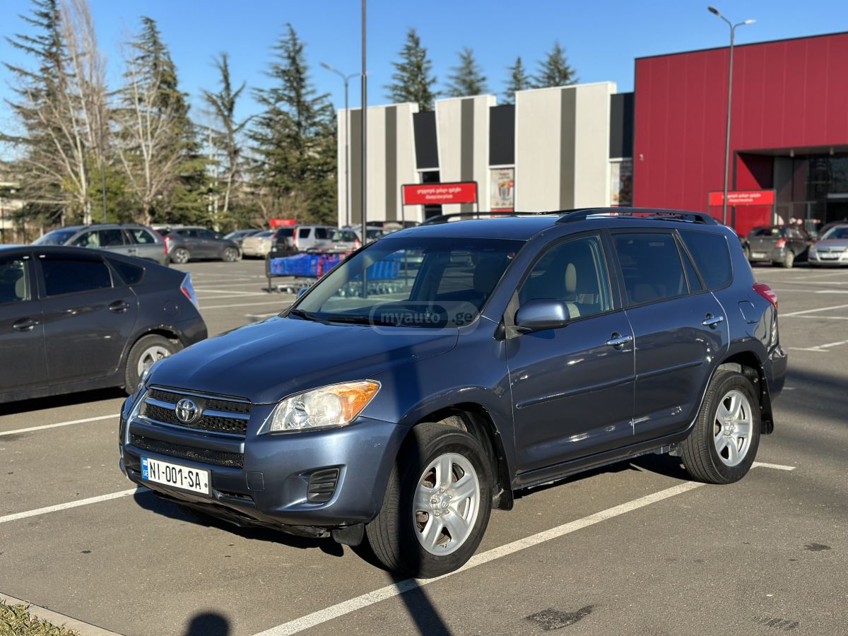 Toyota RAV4 2010 — photo 2