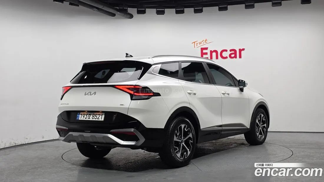 Kia Sportage 2023 — photo 2