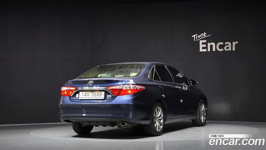 Toyota Camry 2016 — photo 2