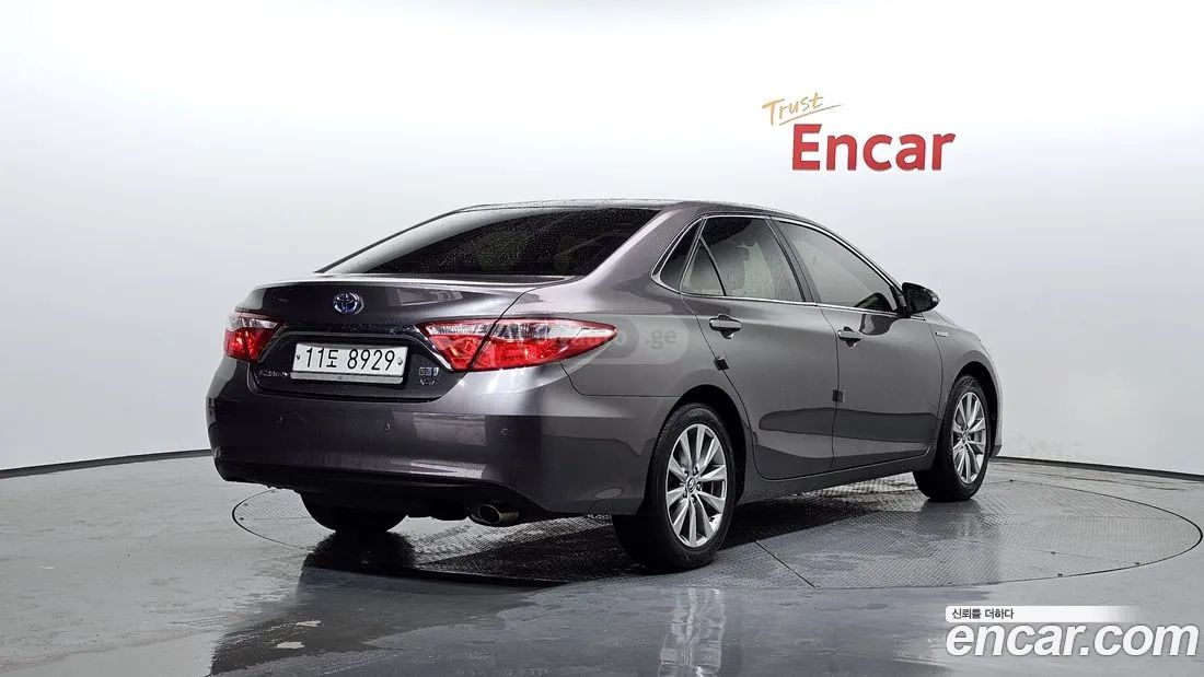 Toyota Camry 2015 — photo 2