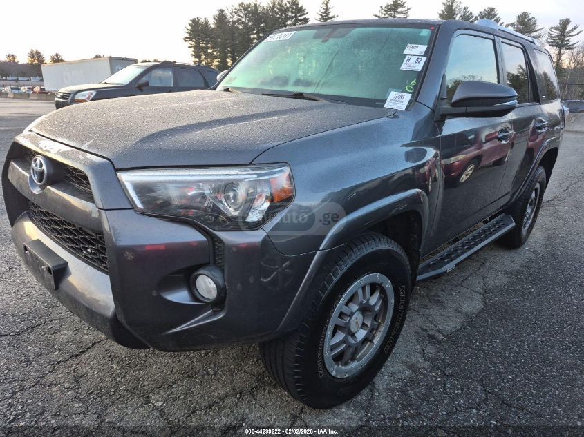 Toyota 4Runner 2015 — photo 2