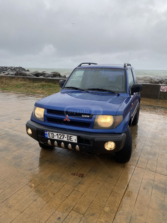 Mitsubishi Pajero IO