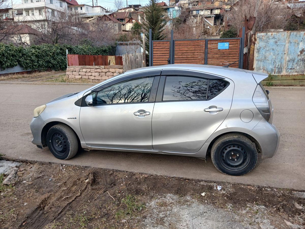 Toyota Aqua 2014 — photo 2