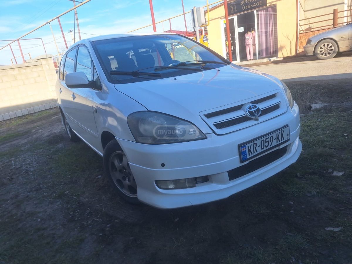 Toyota Ipsum 2001 — photo 2