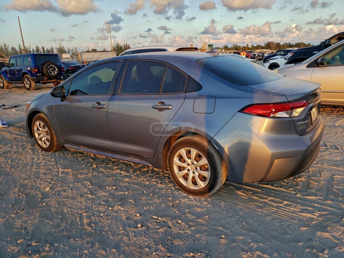 Toyota Corolla 2023 — photo 2