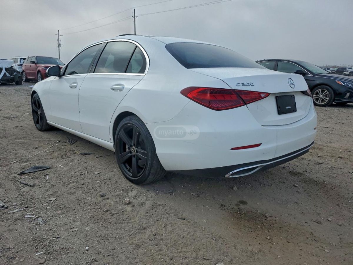Mercedes-Benz C 300 2022 — photo 2