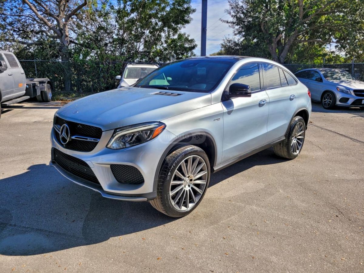 Mercedes-Benz GLE 43 AMG 2017 — photo 2