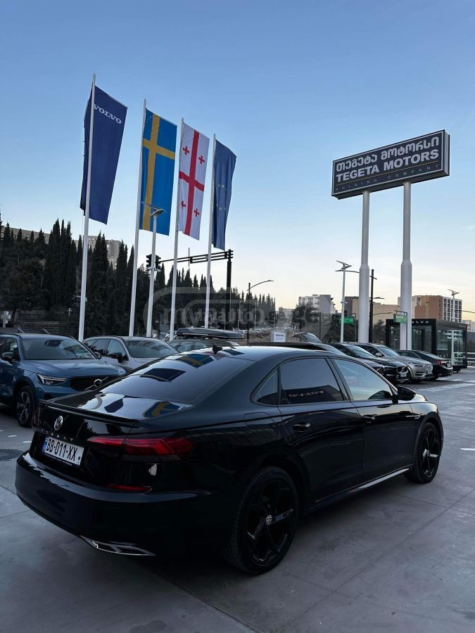 Volkswagen Passat 2020 — photo 2