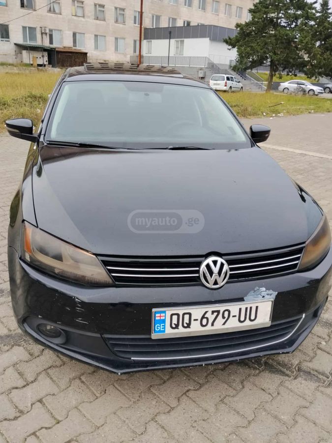 Volkswagen Jetta 2012 — photo 2