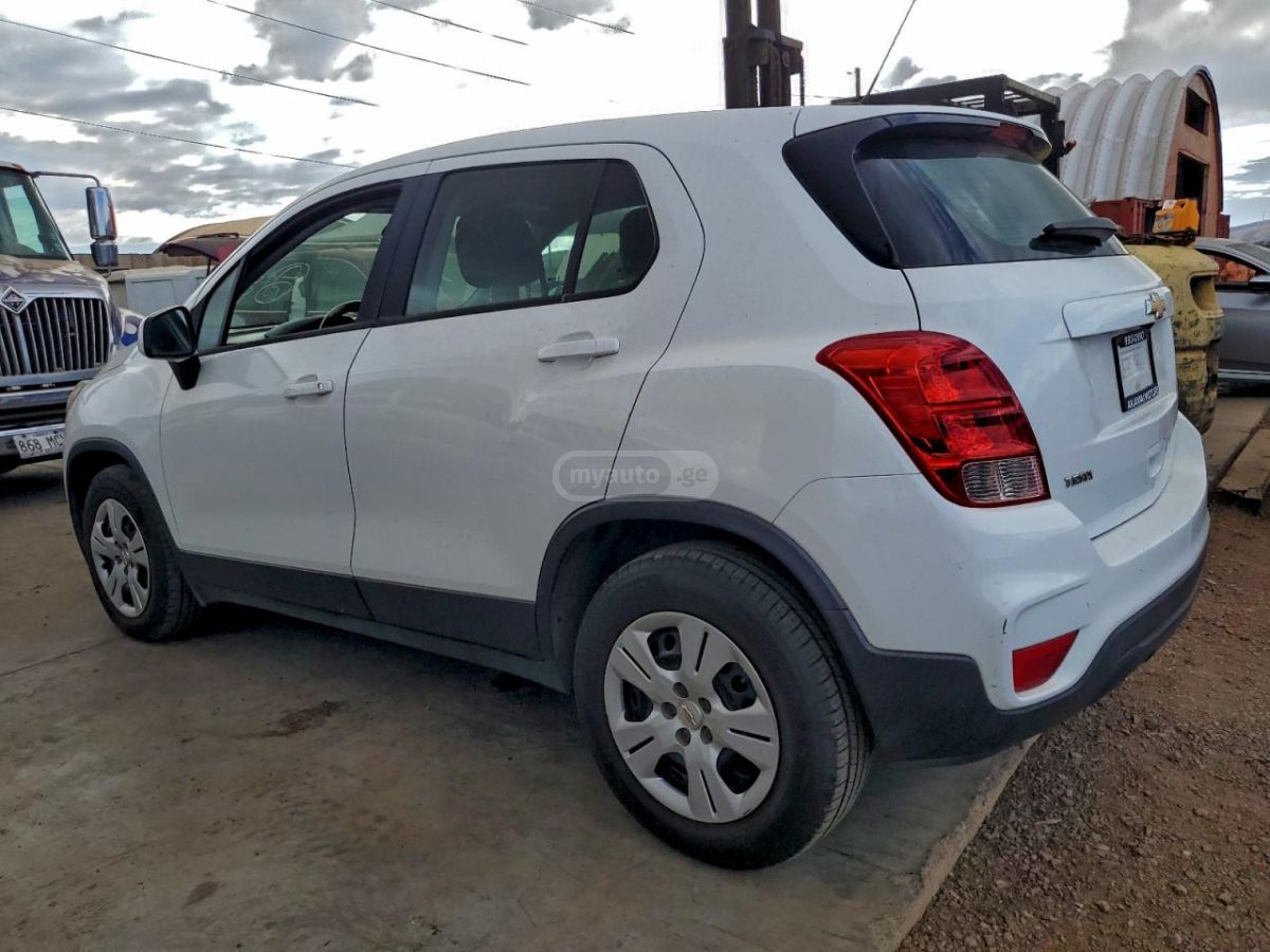 Chevrolet Trax 2017 — photo 2