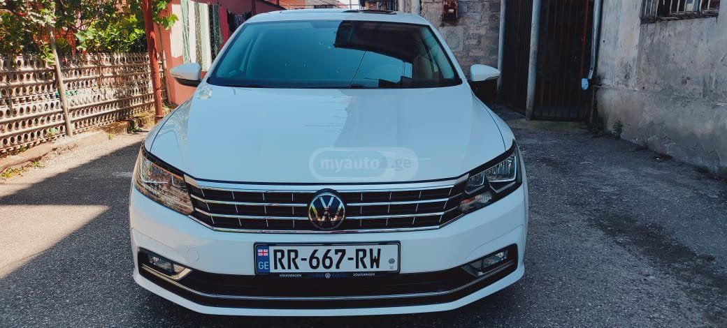 Volkswagen Passat 2017 — photo 2
