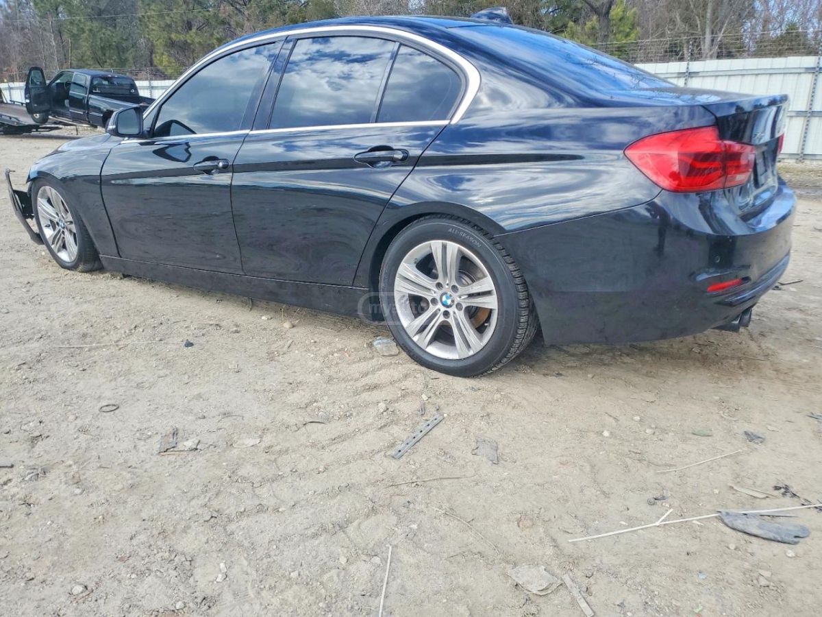 BMW 330 2017 — photo 2