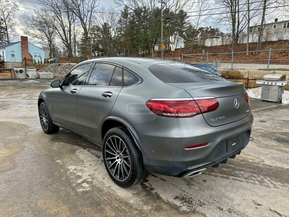 Mercedes-Benz GLC 300 Coupe 2023 — photo 2