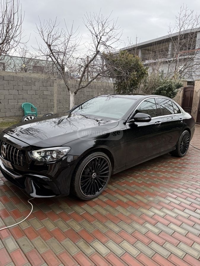 Mercedes-Benz E 300 2019 — photo 2