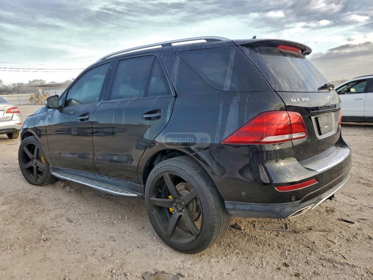 Mercedes-Benz GLE 350 2017 — photo 2