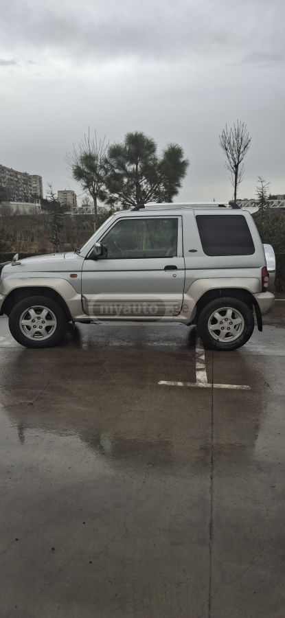 Mitsubishi Pajero Junior 1997 — photo 2