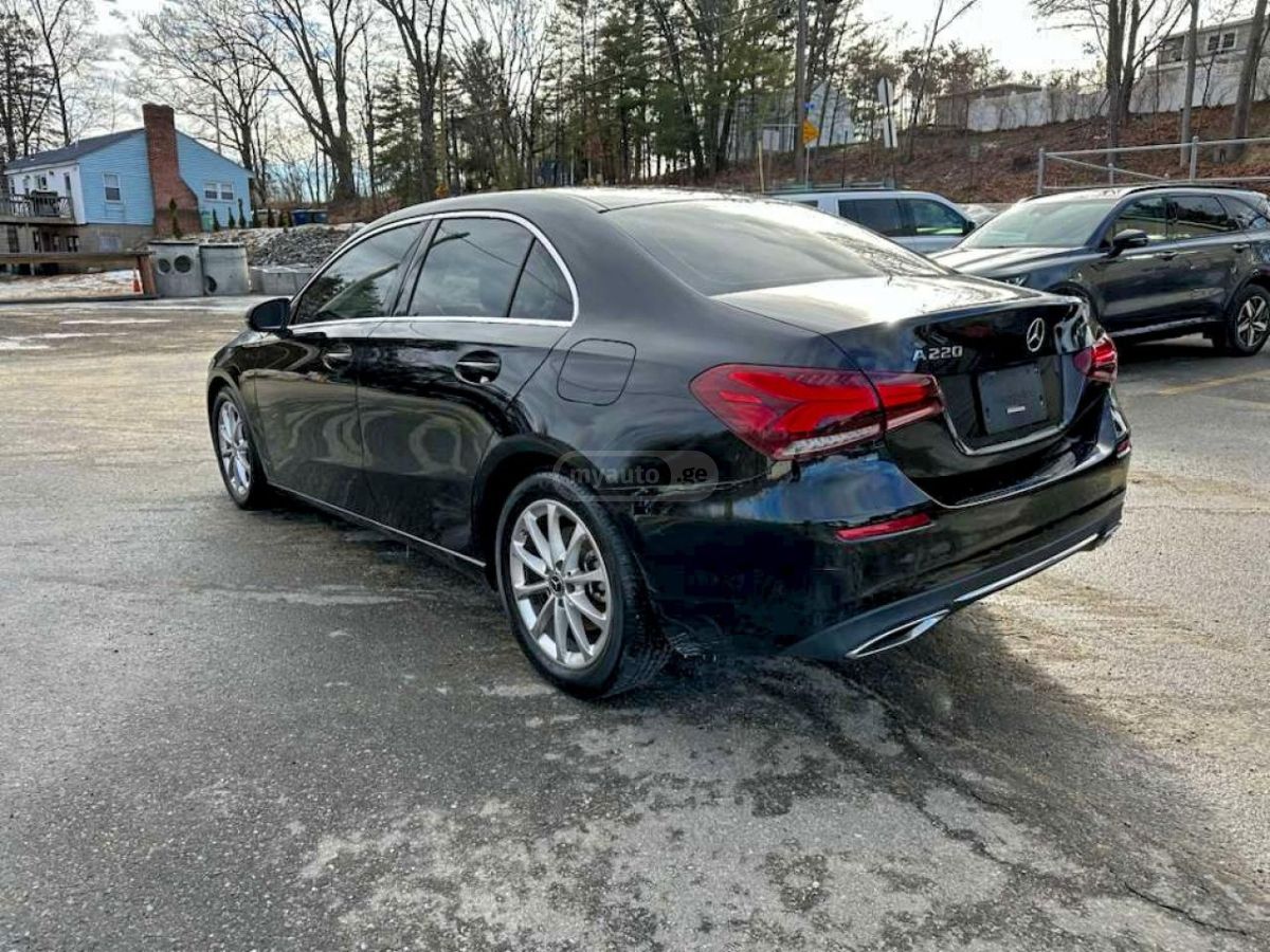 Mercedes-Benz A 220 2021 — photo 2