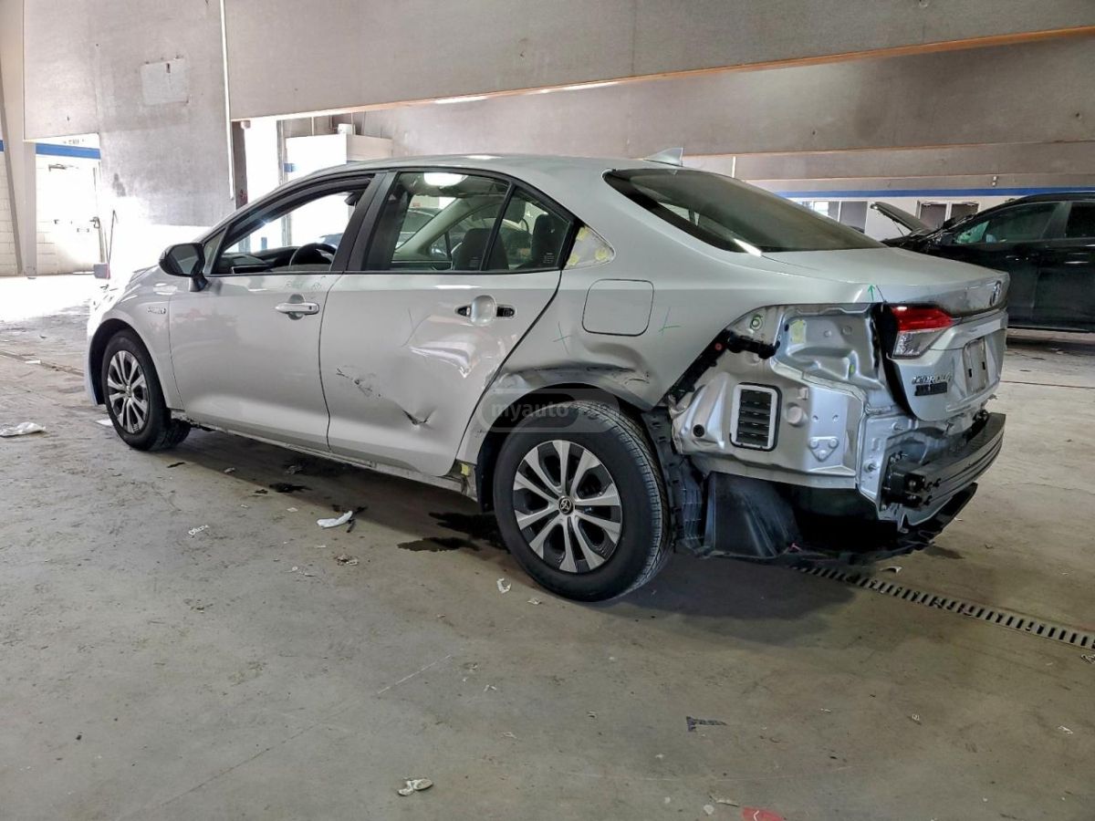 Toyota Corolla 2021 — photo 2