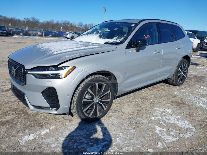 Volvo XC60 2025 — photo 2