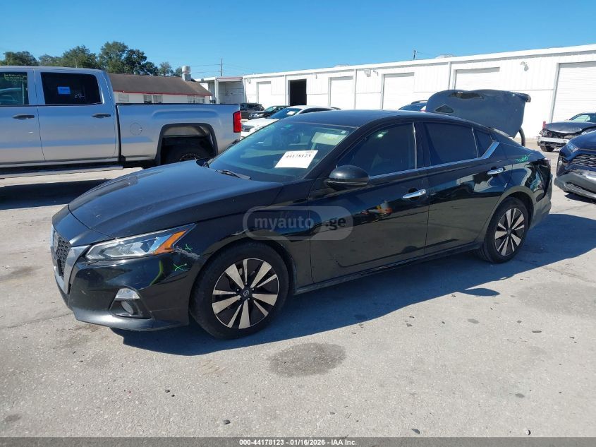 Nissan Altima 2020 — photo 2