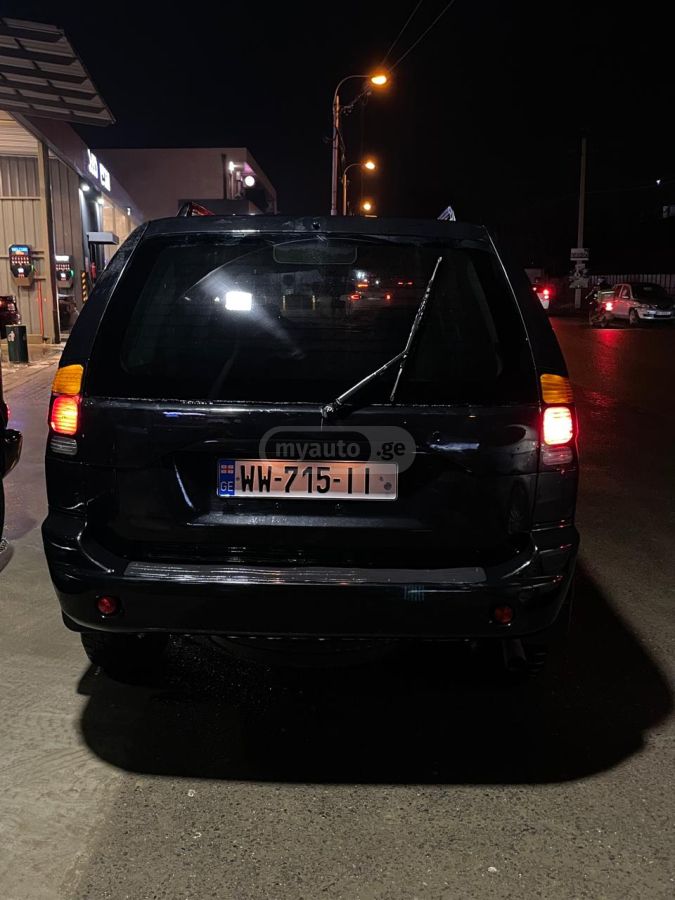 Mitsubishi Montero Sport 2002 — photo 2