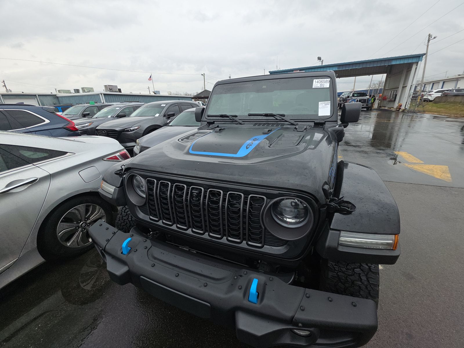 Jeep Wrangler 2024 — photo 2