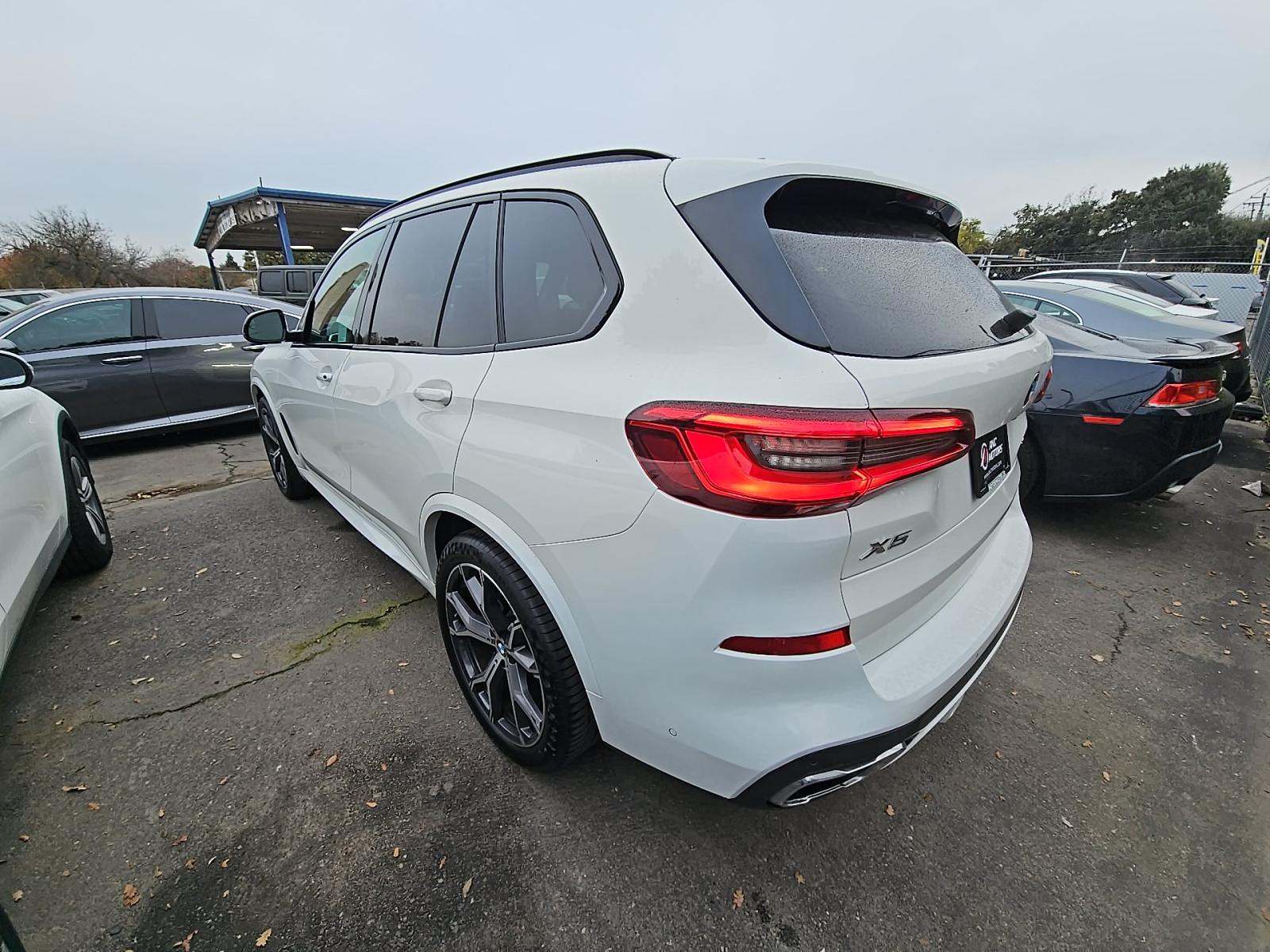BMW X5 2021 — photo 2