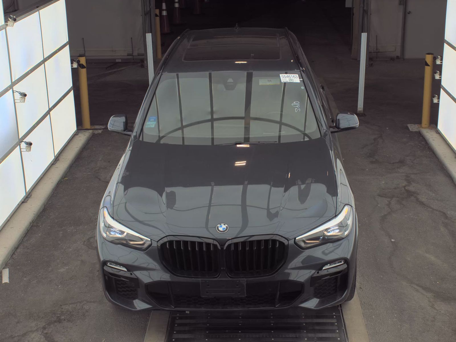 BMW X5 2019 — photo 2