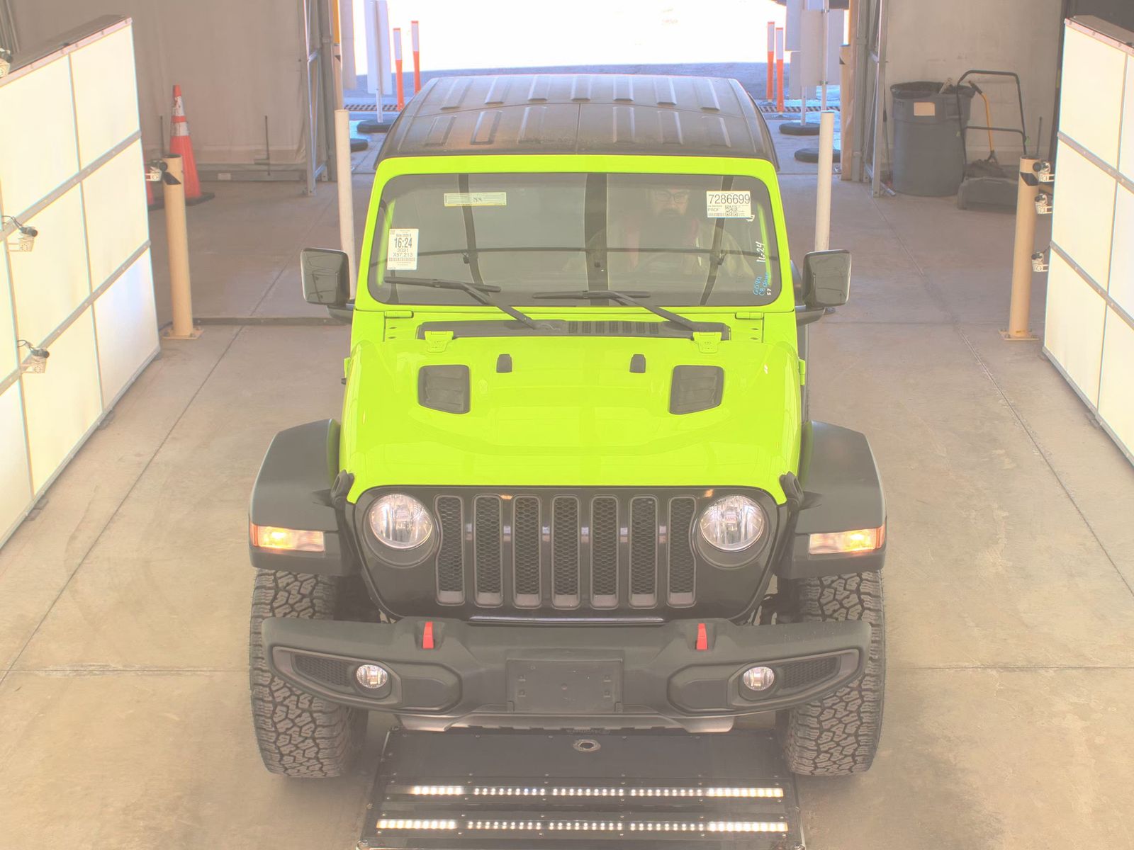 Jeep Wrangler 2021 — photo 2