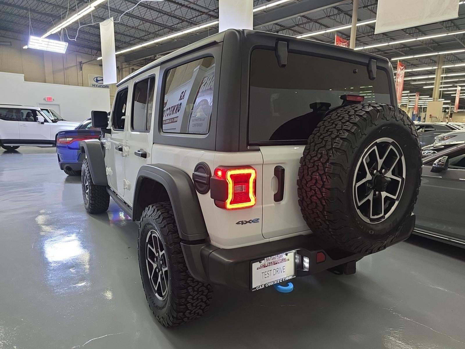 Jeep Wrangler 2024 — photo 2
