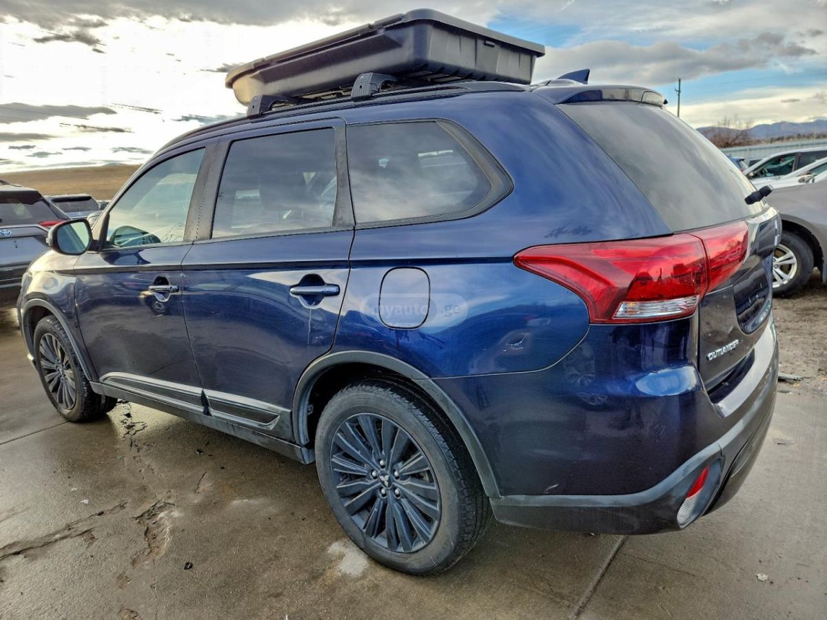 Mitsubishi Outlander 2020 — photo 2