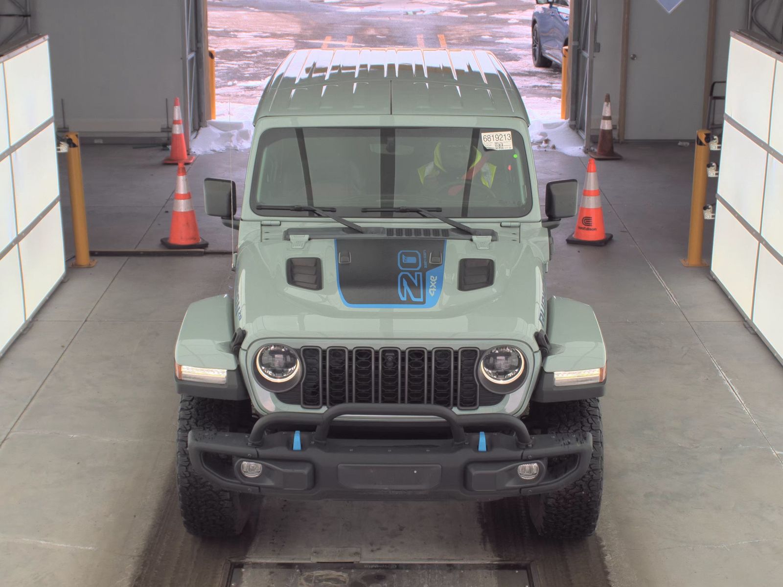 Jeep Wrangler 2023 — photo 2