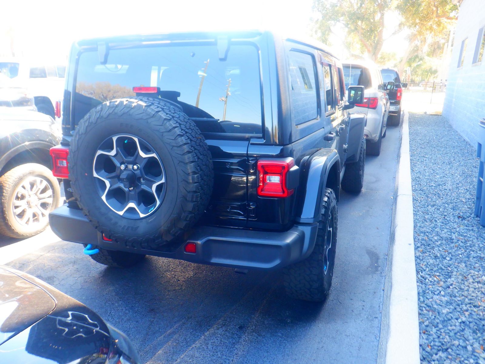 Jeep Wrangler 2023 — photo 2