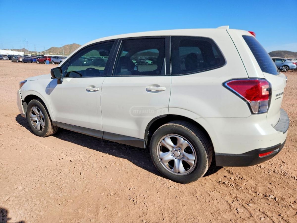 Subaru Forester 2018 — photo 2