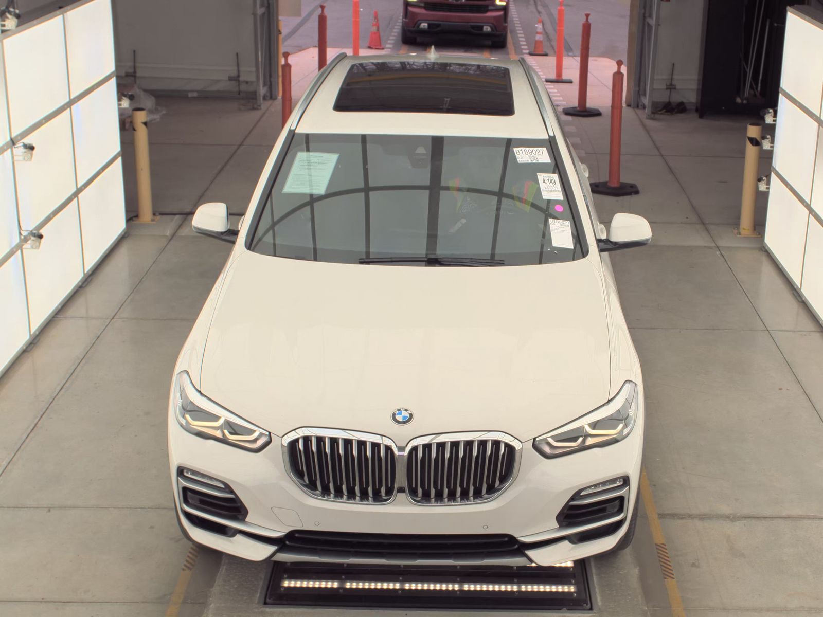 BMW X5 2021 — photo 2