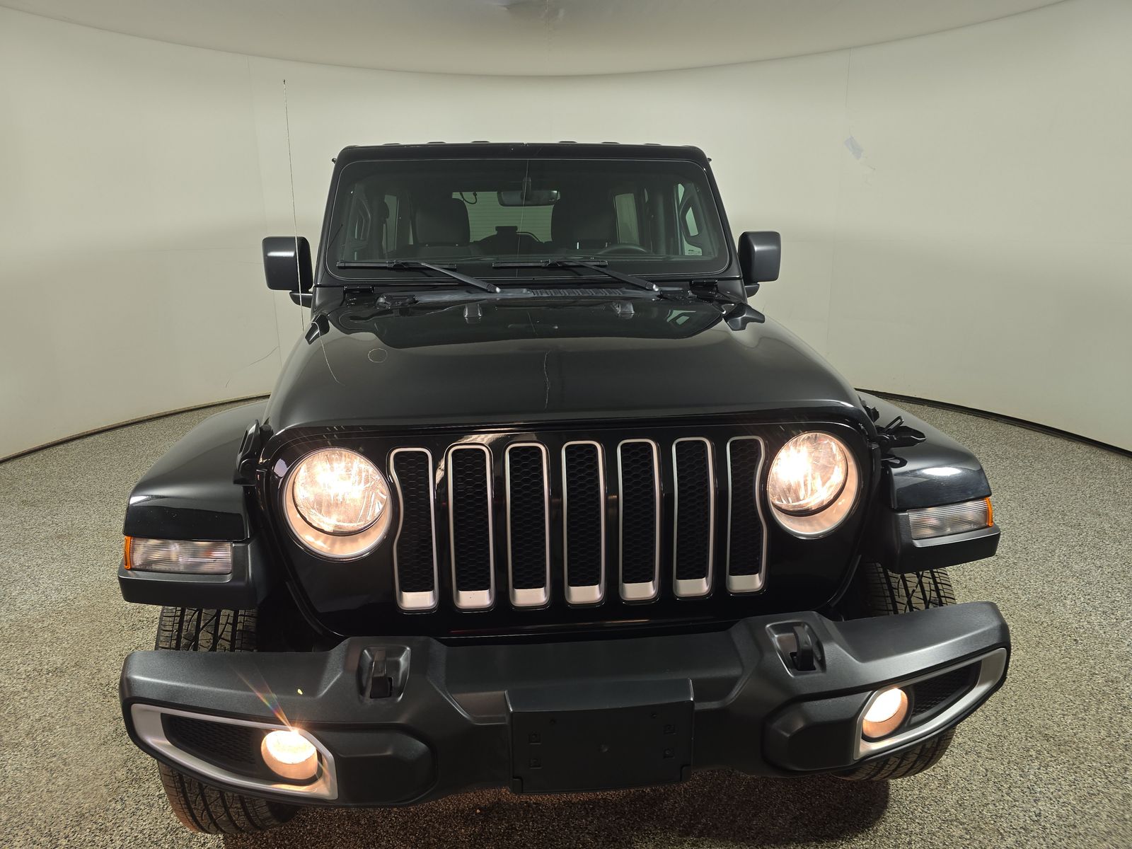 Jeep Wrangler 2023 — photo 2